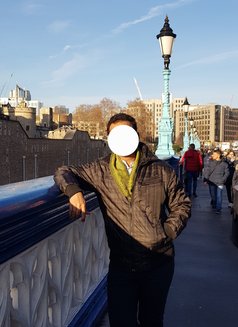Robinromantic - Male escort in Mumbai Photo 1 of 3