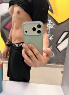 Rocco - Male escort in Riyadh Photo 4 of 6