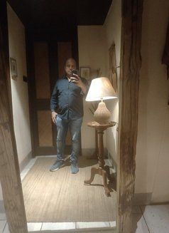 Roccomumbai - Male escort in Mumbai Photo 6 of 6