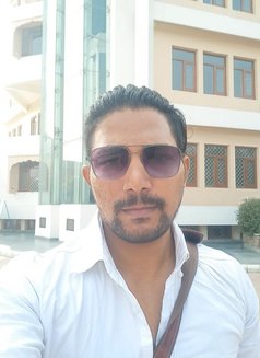 Shaan2 - Intérprete masculino de adultos in Amritsar Photo 3 of 3