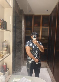 Rockey Player - Male escort in New Delhi Photo 4 of 5