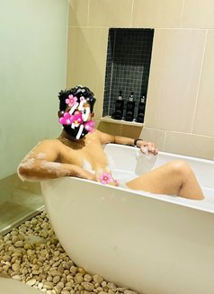 Rockey Player - Male escort in New Delhi Photo 9 of 11