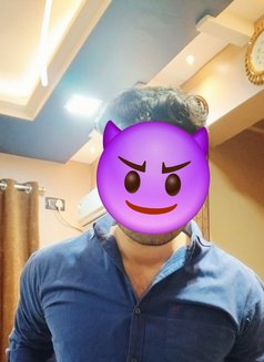 Rockey the Masseur - Acompañantes masculino in Mumbai Photo 1 of 12