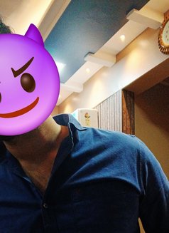 Rockey the Masseur - Acompañantes masculino in Mumbai Photo 11 of 12