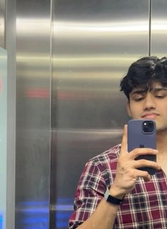 Rockiie - FREE Escort / FOREPLAY Master - Male escort in Surat Photo 5 of 5