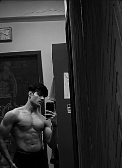 Rockiie - FREE Escort / FOREPLAY Master - Male escort in Surat Photo 6 of 6