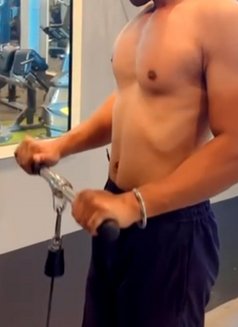 Rocky Bhai - Acompañantes masculino in Noida Photo 1 of 3