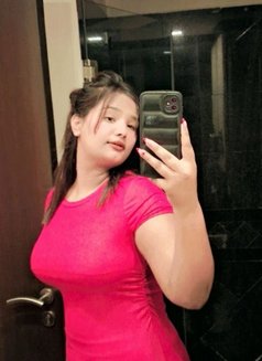 Rocky Escorts 85588 63677 - puta in Chandigarh Photo 1 of 3