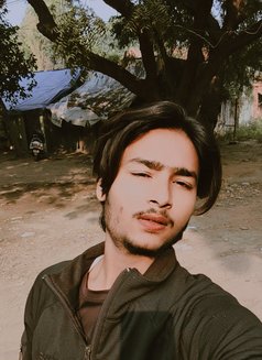 Rocky - Male escort in New Delhi Photo 3 of 4