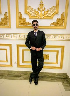 Rocky Handsome - Intérprete masculino de adultos in Peshāwar Photo 4 of 4