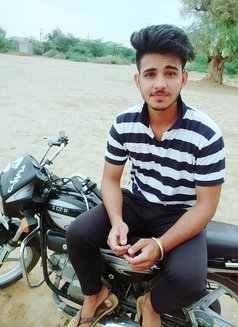 Rocky - Male escort in Chandigarh Photo 1 of 1