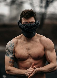 Rocky - Male adult performer in Chennai Photo 4 of 8