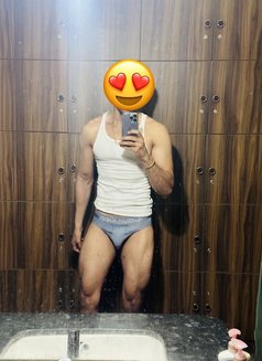 Rocky - Acompañantes masculino in Gurgaon Photo 1 of 6