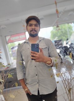 Rocky - Acompañantes masculino in New Delhi Photo 2 of 2