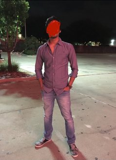 Roco - Male escort in Mumbai Photo 1 of 5
