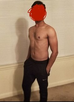 Roco - Male escort in Mumbai Photo 3 of 5