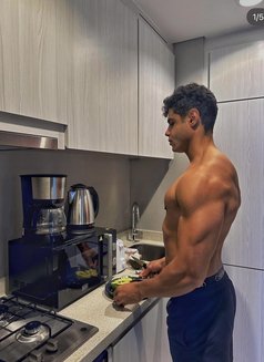 Rocy - Acompañantes masculino in Dubai Photo 7 of 13