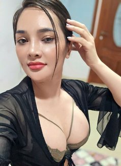 Rofita Incall and Outcall - puta in Al Manama Photo 4 of 5