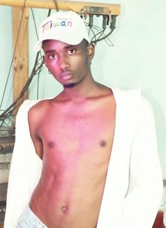 Roger - Male escort in Nairobi Photo 1 of 2