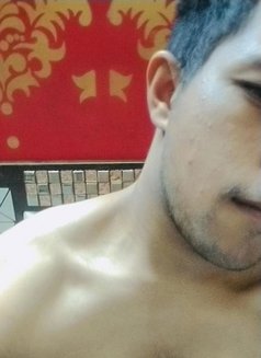 Rohan 5.7ft - Acompañantes masculino in Gurgaon Photo 1 of 3