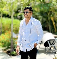 Roha - Acompañantes masculino in Pune