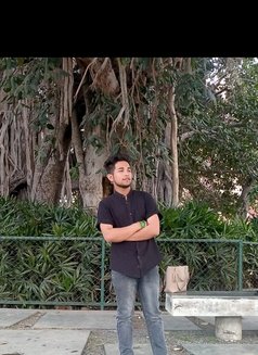 Rohan 5.7ft - Male escort in Gurgaon Photo 4 of 5