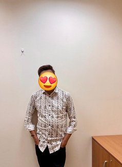 Rohan Independent Male Escort - Acompañantes masculino in Dubai Photo 2 of 5
