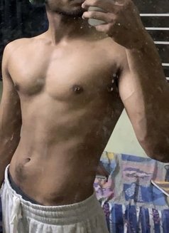 ROHAN - Acompañantes masculino in Bangalore Photo 3 of 3
