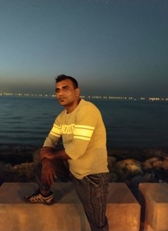 Rohan - Male escort in Kuwait Photo 2 of 3