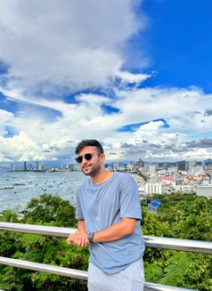 Rohan - Male escort in Mumbai Photo 5 of 6