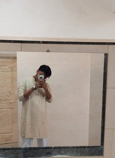 Rohan - Male escort in Mumbai Photo 1 of 2