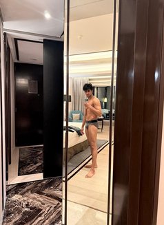 Rohan - Male escort in Mumbai Photo 2 of 2