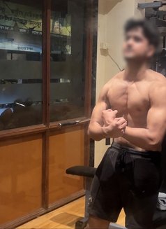 Rohan - Male escort in Mumbai Photo 2 of 3