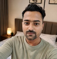 Shahrukh - Male escort in Mumbai