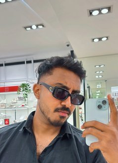 Rohan - Male escort in Mumbai Photo 2 of 6