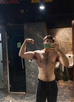 Rohan - Male escort in New Delhi Photo 1 of 5