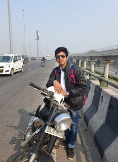 Rohan - Acompañantes masculino in New Delhi Photo 1 of 3