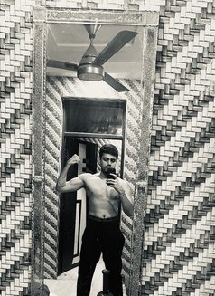 Rohan - Acompañantes masculino in New Delhi Photo 7 of 7