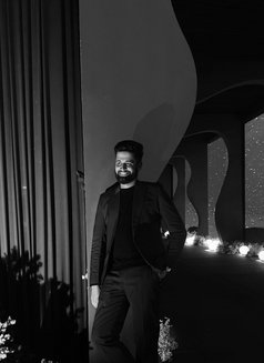 Rohan - Male companion in Noida Photo 3 of 4