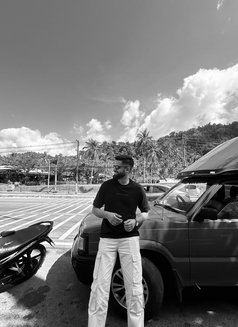 Rohan - Male companion in Noida Photo 4 of 4