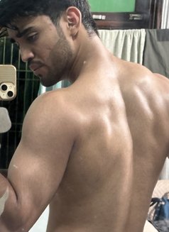 Rohan - Male escort in Noida Photo 5 of 6