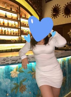 Rohan N Divya - puta in Gurgaon Photo 1 of 3