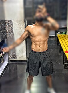 Rohan With Long and Thick - Male escort in Mumbai Photo 2 of 3