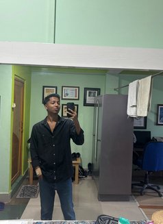 Rohen - Male escort in Noida Photo 5 of 6