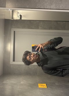 Rohen - Male escort in Noida Photo 6 of 6