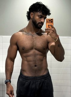 Rohan - Male escort in Kolkata Photo 1 of 1