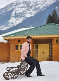 Rohit Gulia - Male adult performer in Gurgaon Photo 3 of 8