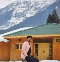 Rohit Gulia - Intérprete masculino de adultos in Gurgaon