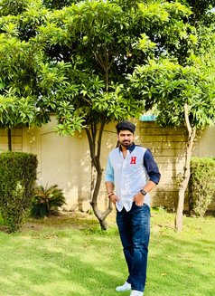 Rohit Gulia - Male adult performer in Gurgaon Photo 5 of 8