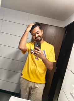 Rohit - Acompañante masculino in Mumbai Photo 2 of 7
